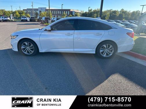 Platinum White Pearl 2018 Honda Accord LX