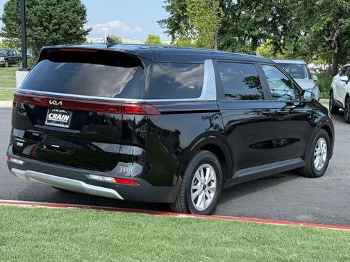 2023 Kia Carnival LX