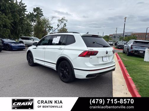 White 2022 Volkswagen Tiguan 2.0T SE R-Line Black