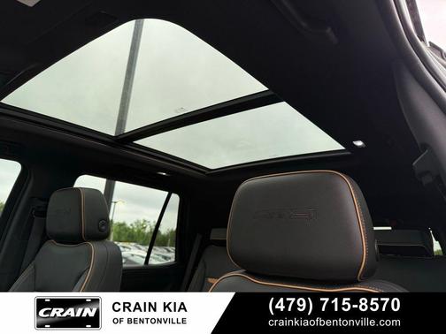 Onyx Black 2022 GMC Yukon 4WD AT4