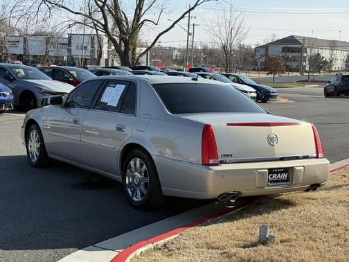 2008 Cadillac DTS Base