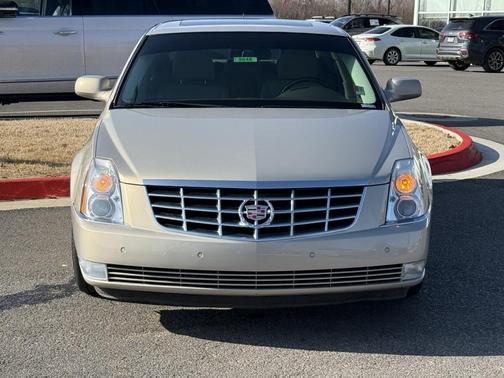 2008 Cadillac DTS Base