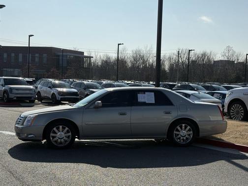 2008 Cadillac DTS Base