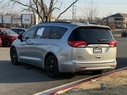 2020 Chrysler Voyager LXI