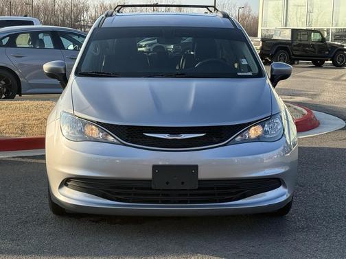 2020 Chrysler Voyager LXI