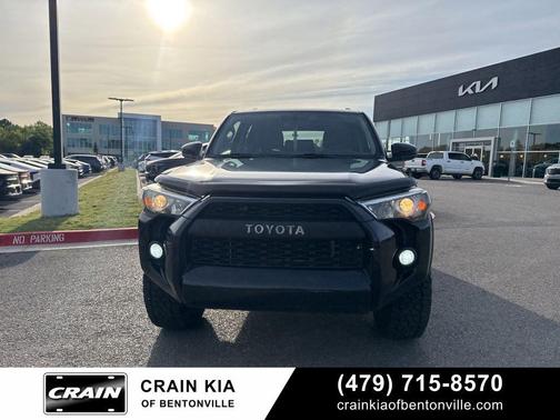 Midnight Black Metallic 2017 Toyota 4Runner SR5