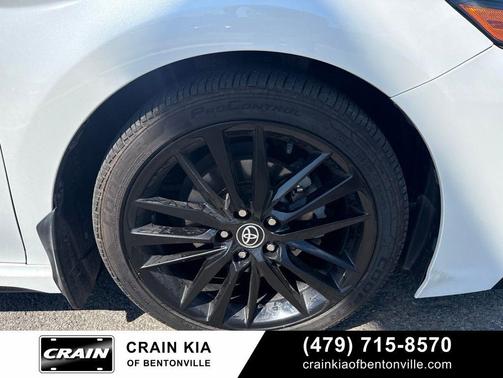 Wind Chill Pearl/Midnight Black Metallic 2022 Toyota Camry XSE