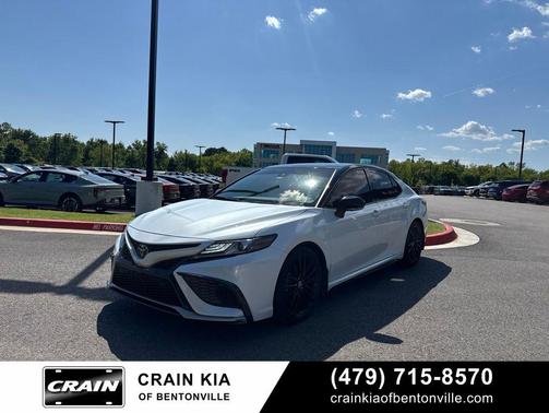 Wind Chill Pearl/Midnight Black Metallic 2022 Toyota Camry XSE