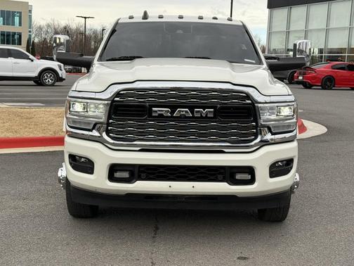 2022 RAM 3500 Limited Crew Cab 4x4 8' Box