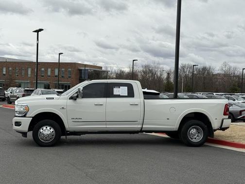 2022 RAM 3500 Limited Crew Cab 4x4 8' Box