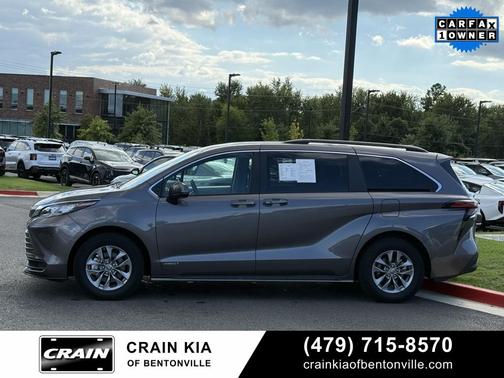 2021 Toyota Sienna LE