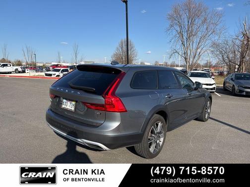 2017 Volvo V90 Cross Country T6