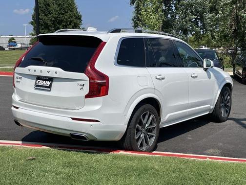 2017 Volvo XC90 T6 Momentum