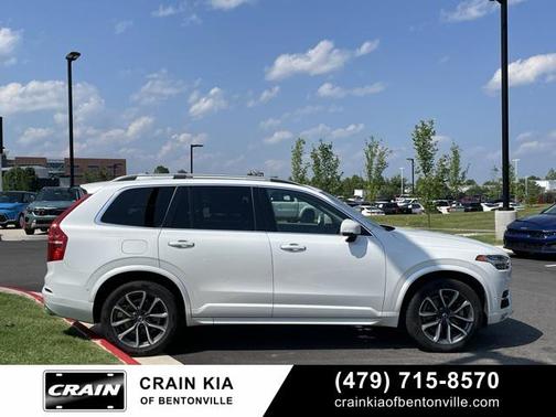 2017 Volvo XC90 T6 Momentum