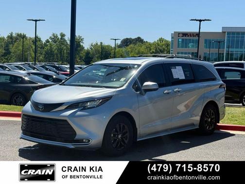 Celestial Silver Metallic 2022 Toyota Sienna XLE