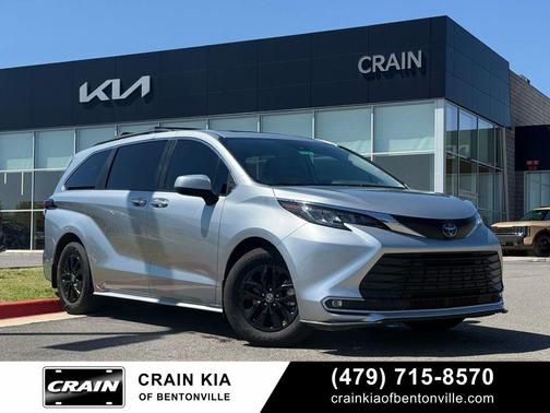 Celestial Silver Metallic 2022 Toyota Sienna XLE
