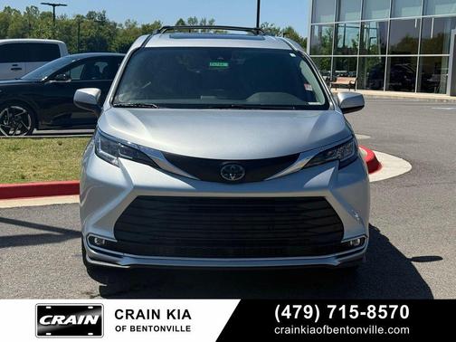 Celestial Silver Metallic 2022 Toyota Sienna XLE