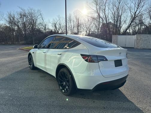 2024 Tesla Model Y Long Range Dual Motor All-Wheel Drive