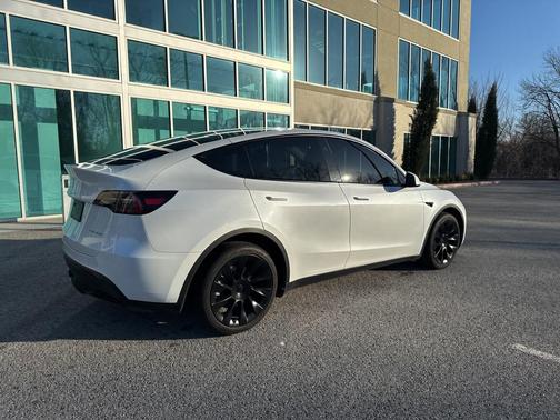 2024 Tesla Model Y Long Range Dual Motor All-Wheel Drive