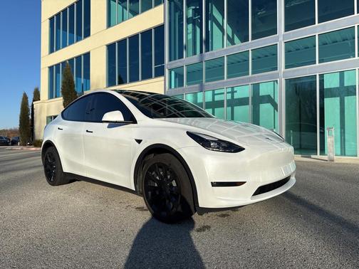 2024 Tesla Model Y Long Range Dual Motor All-Wheel Drive