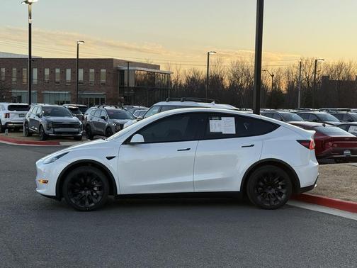 2024 Tesla Model Y Long Range Dual Motor All-Wheel Drive