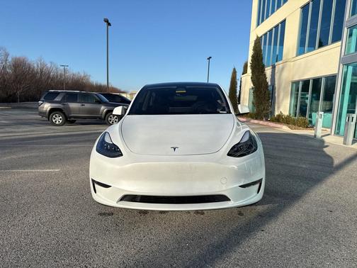 2024 Tesla Model Y Long Range Dual Motor All-Wheel Drive