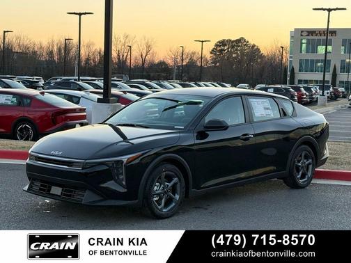 Aurora Black Pearl 2026 Kia K4 LXS