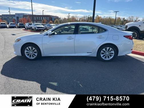 2015 Lexus ES 300h Base
