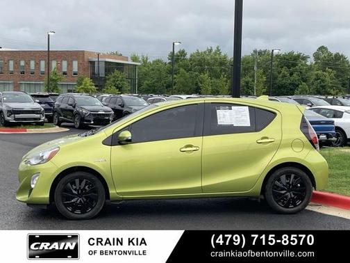 2016 Toyota Prius c One
