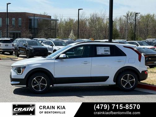 Snow White Pearl 2026 Kia Niro LX