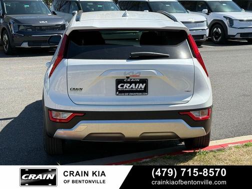 Snow White Pearl 2026 Kia Niro LX