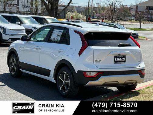 Snow White Pearl 2026 Kia Niro LX