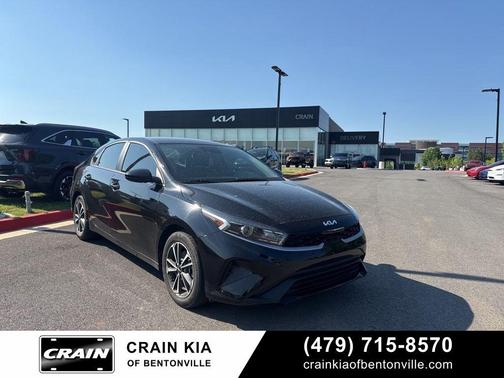 Aurora Black 2024 Kia Forte LXS