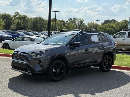 2021 Toyota RAV4 Hybrid SE