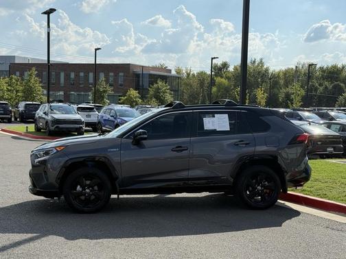2021 Toyota RAV4 Hybrid SE