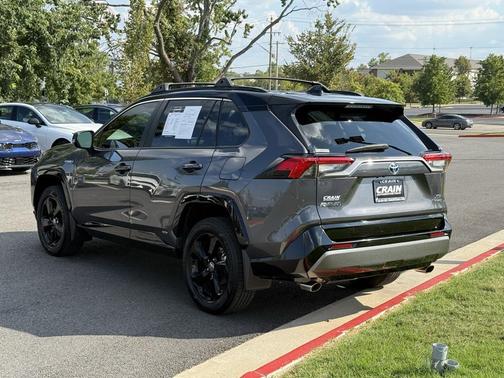 2021 Toyota RAV4 Hybrid SE