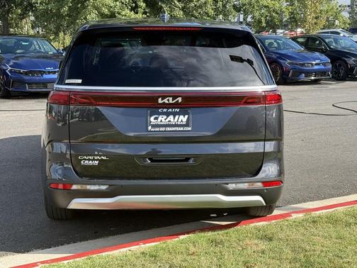 2024 Kia Carnival EX