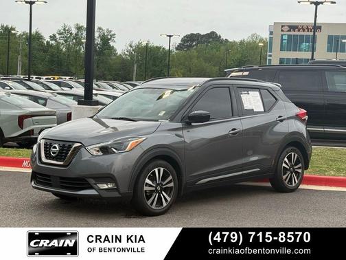 Gun Metallic/Monarch Orange 2020 Nissan Kicks SR