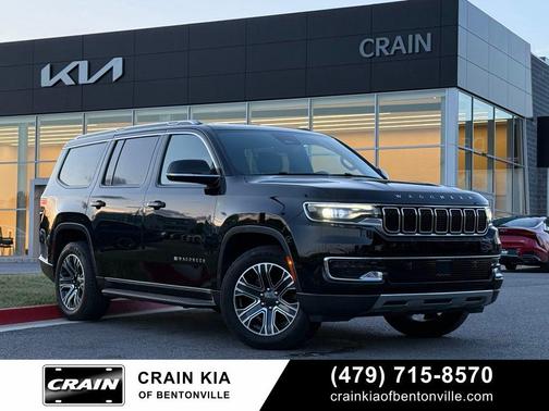 Diamond Black Crystal Pearlcoat 2022 Jeep Wagoneer Series III 4x2