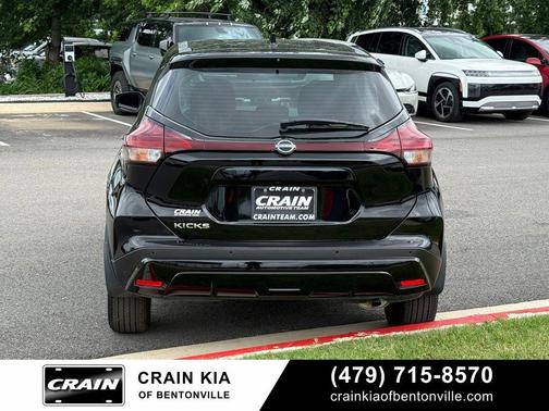 Super Black 2024 Nissan Kicks S
