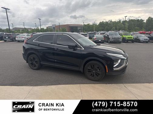 Labrador Black Pearl 2022 Mitsubishi Eclipse Cross LE