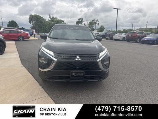 Labrador Black Pearl 2022 Mitsubishi Eclipse Cross LE