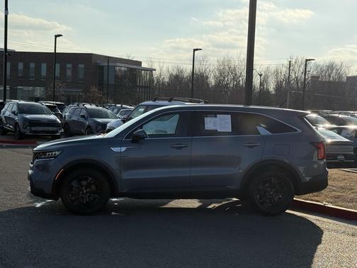 2023 Kia Sorento LX