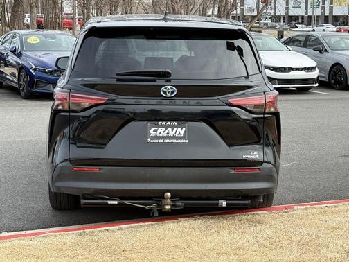 2022 Toyota Sienna LE