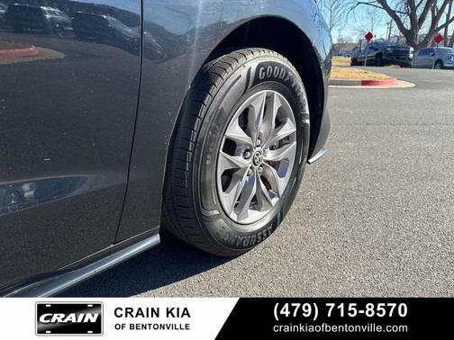 2022 Toyota Sienna LE