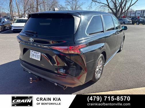 2022 Toyota Sienna LE