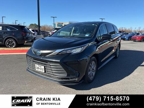 2022 Toyota Sienna LE