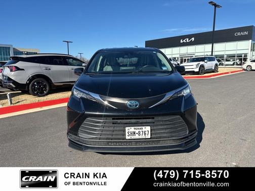 2022 Toyota Sienna LE