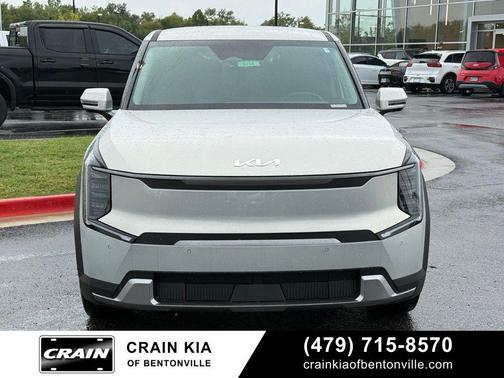 Ivory Silver 2026 Kia EV9 Light Short Range