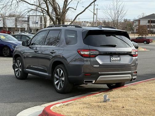 2025 Honda Pilot Touring 8-Passenger